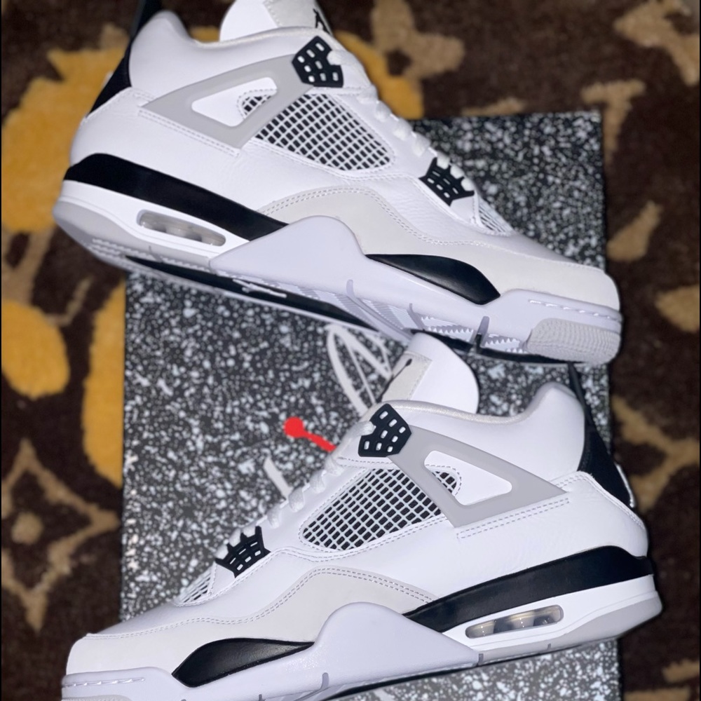Jordan 4 military black